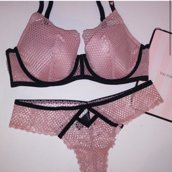 Victoria's Secret Other - Victoria’s Secret plunge bra SET (2piece)